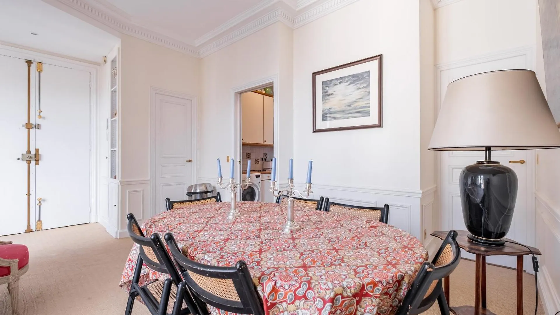 Veeve - Haussmannian Heights Apartment