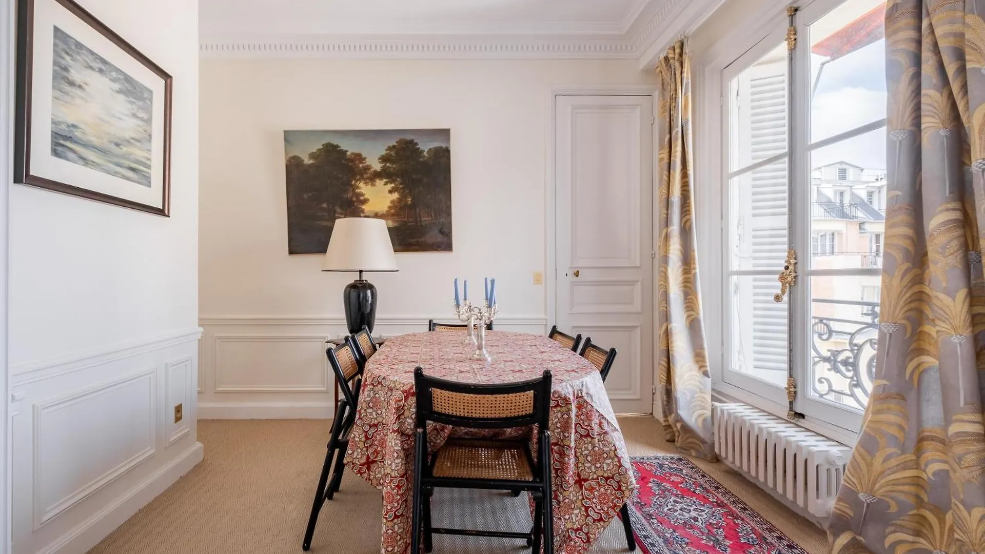 Veeve - Haussmannian Heights Apartment Paris