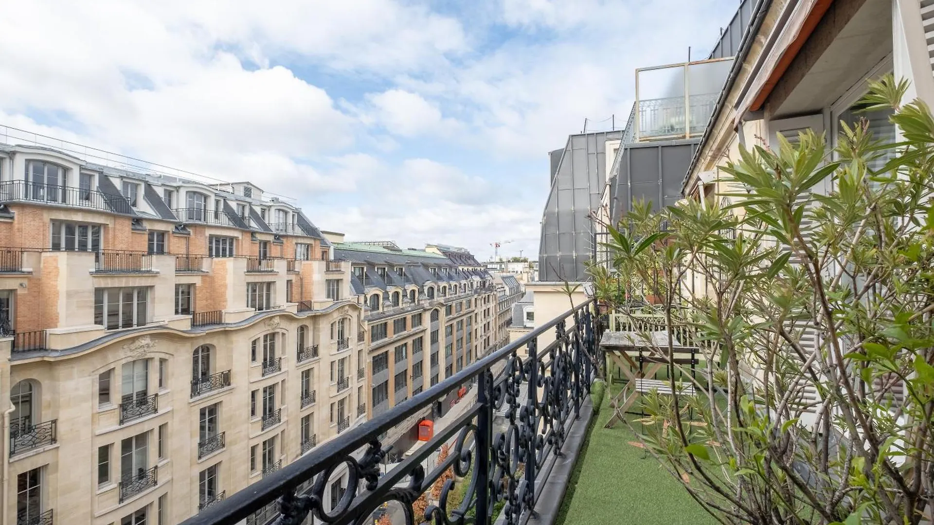 Apartment Veeve - Haussmannian Heights Paris